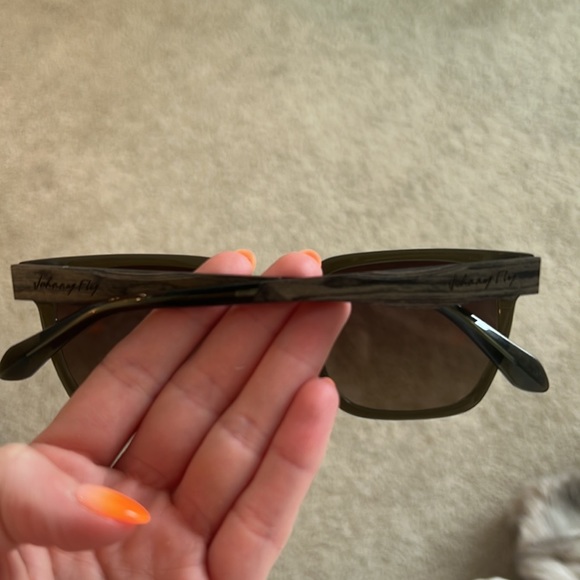 Sunglasses - Picture 6 of 7